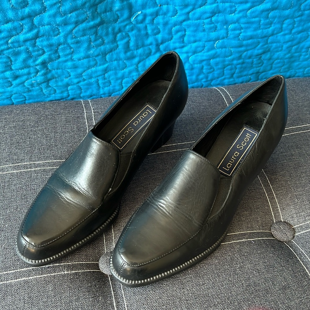 Laura Scott Black leather 2.5” heeled loafer/pump in size 7. NWOT & never worn.